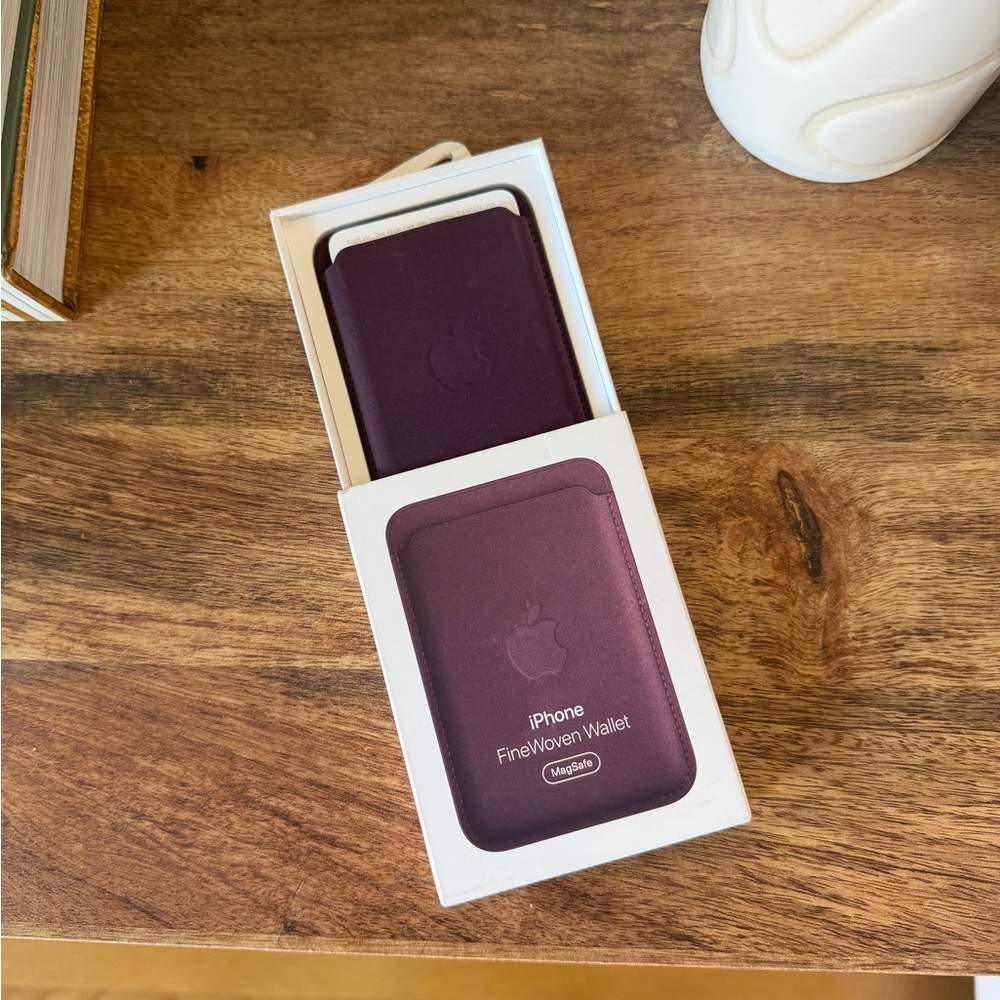 Apple iPhone FineWoven Wallet - Red/Purple